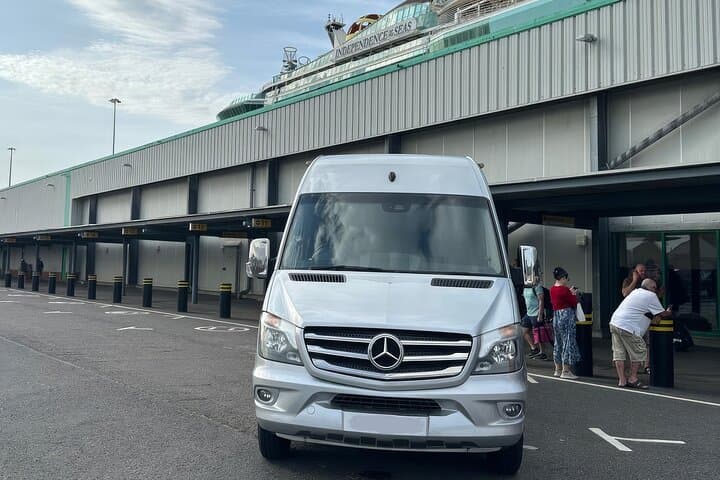 London to Southampton Cruise Port Private Minibus – Up to 12