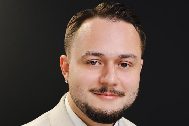 Professional Photoshoot in Studio for Headshots