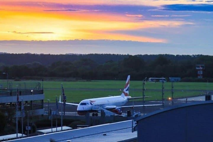 Southampton Airport to Southamton Hotel or Port Private Transfer