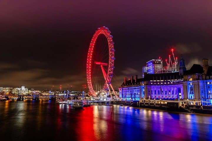 The London Eye at Night. Photograph it Perfectly on a London Night Photography Tour