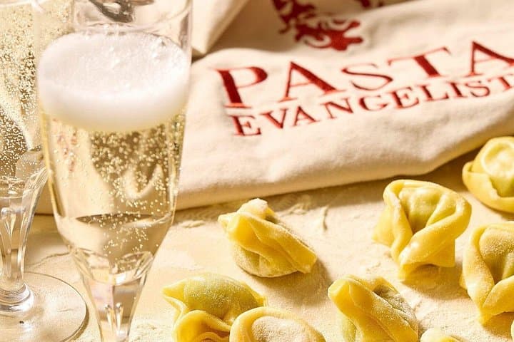 Unlimited prosecco with every class!