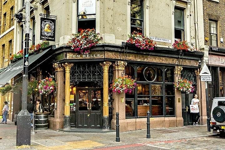 Discover this pub's links to an infamous serial killer