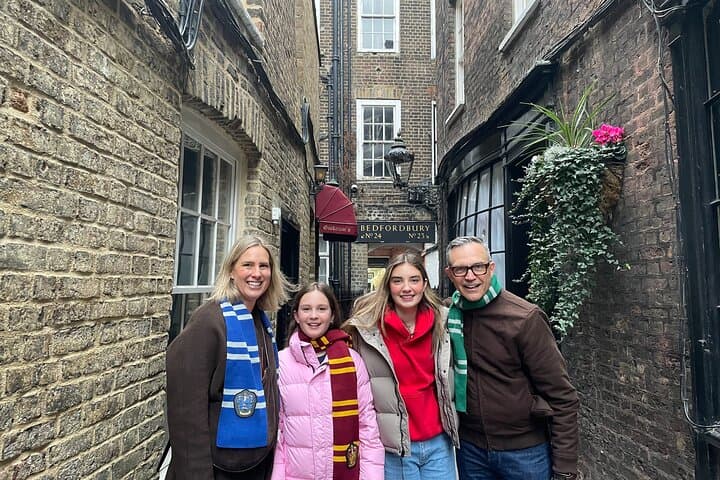 Exploring hidden alleyways!