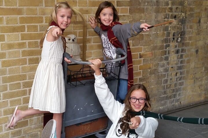 Catch an iconic photo at Platform 9 3/4