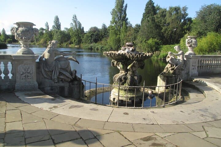 Kensington Garden Self Paced Mini Walking Tour and Scavenger Hunt