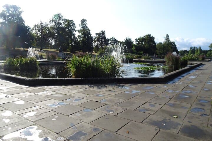 Kensington Garden Self Paced Mini Walking Tour and Scavenger Hunt