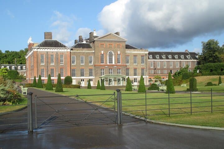 Kensington Garden Self Paced Mini Walking Tour and Scavenger Hunt