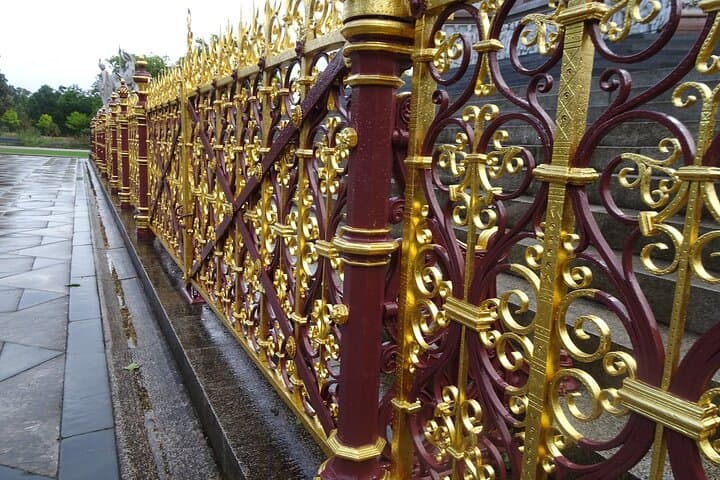 Kensington Garden Self Paced Mini Walking Tour and Scavenger Hunt