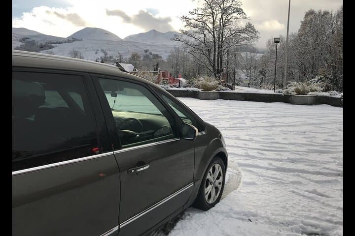 Private transport Edinburgh x Glasgow Brazilian driver