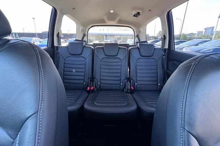 Edinburgh Airport private transportation to Hotel in Edinburgh
