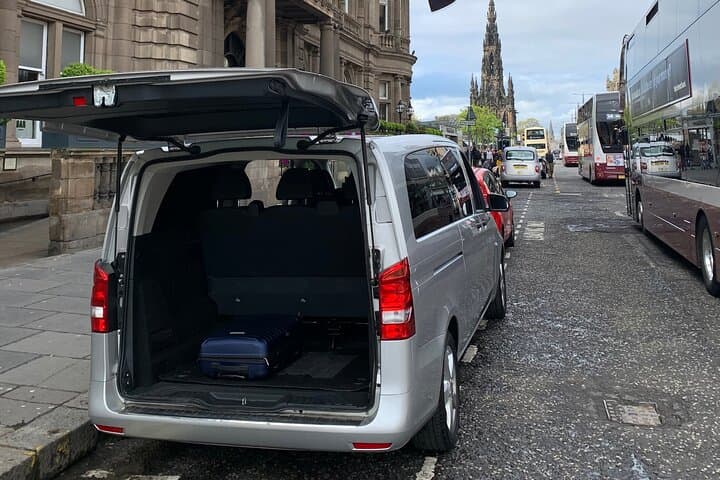 Private Transportation between Edinburgh x London Brazilian Driver