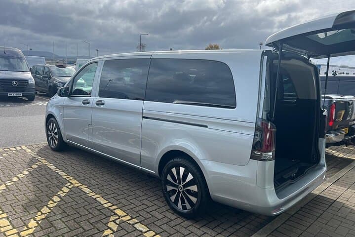 Private Transportation between Edinburgh x London Brazilian Driver