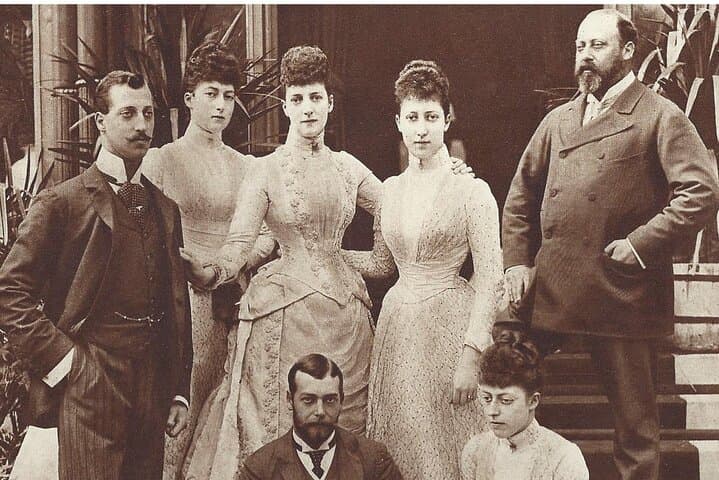 Chester Edwardian Lady Walking Tour