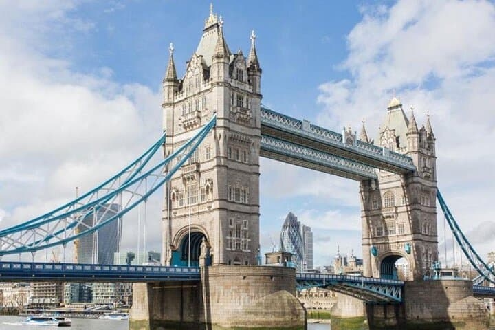 Panoramic London: 2hr Open-Top Bus Tour of London with Live Guide