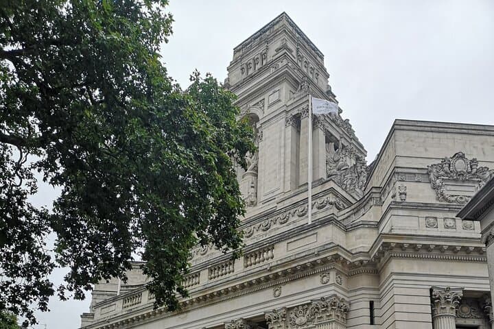 Ultimate James Bond Taxi Tour of London 4 Hours of 007 Fun
