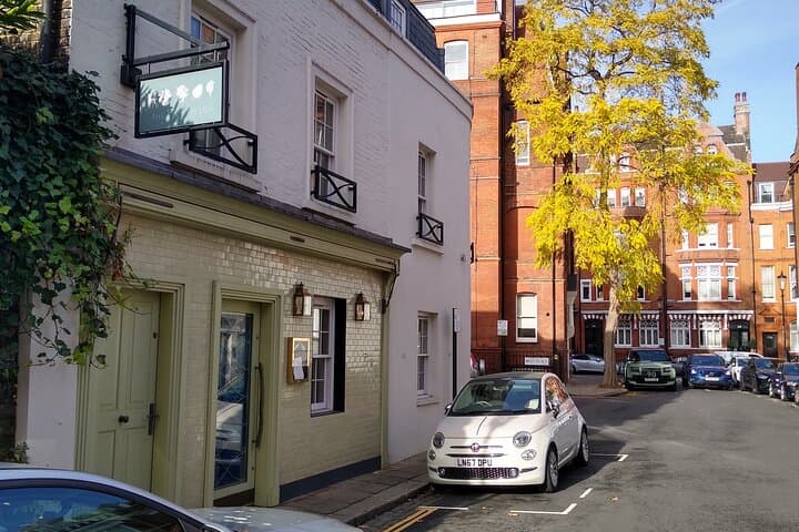 The Chelsea Detective Small Group Tour