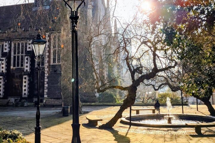 Choose Your Own Adventure: An Improv Tour of London