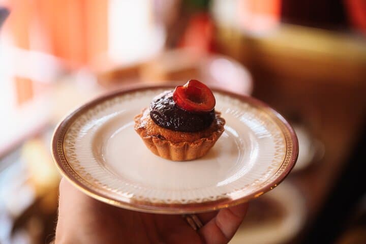 Eating London: Notting Hill Food and Walking Tour