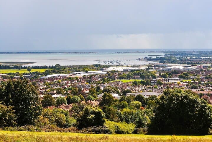Southampton to Portsmouth Private Coastal Maritime Car Tour