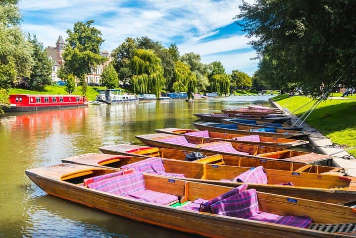 Explore Cambridge with Private Vehicle