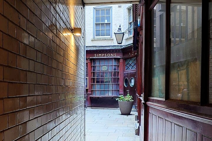Private Walking Tour: Historic and Hidden Pubs of London