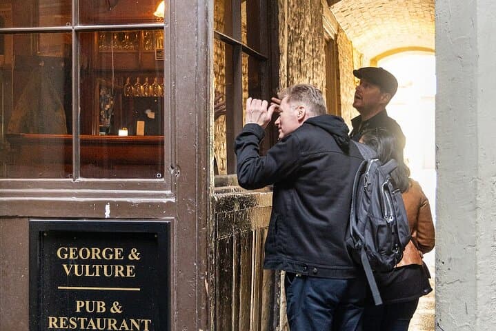 Private Walking Tour: Historic and Hidden Pubs of London
