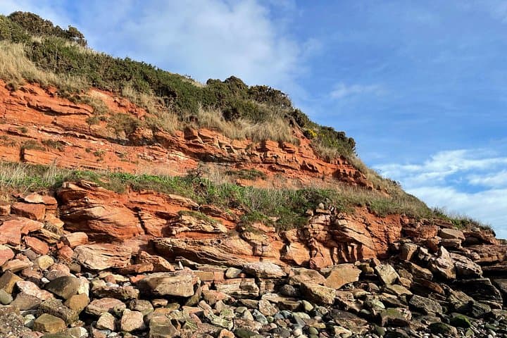 Gin 'On The Rocks': Coast, Geology & Climate-Positive Gin