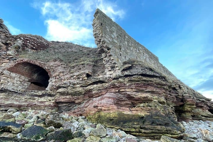 Gin 'On The Rocks': Coast, Geology & Climate-Positive Gin