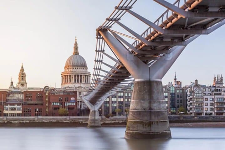 London Tower of London and Historic Landmarks Walking Tour