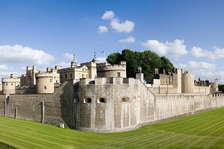 Tower of London Guided Tour & Crown Jewels Exhibition Experience