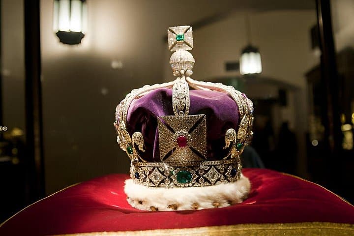 Tower of London Guided Tour & Crown Jewels Exhibition Experience