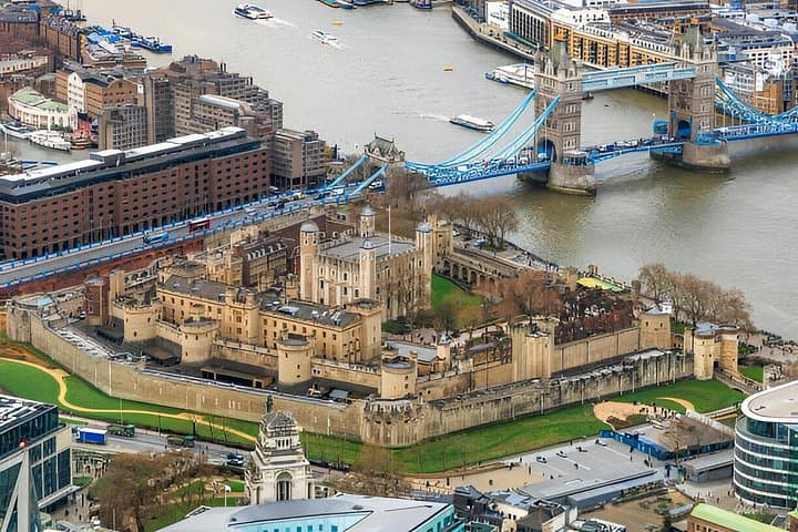 Tower of London Guided Tour & Crown Jewels Exhibition Experience