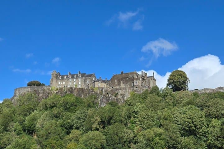 Mini Highlands Tour: Discover Castles, Lochs and Mountain Glens