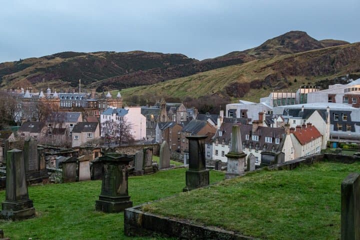 TOP Edinburgh : Private Guided Tour with your mobile