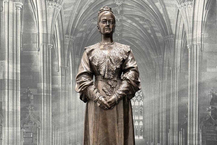 Enriqueta Augustina Rylands statue