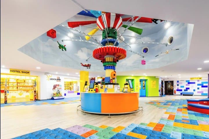 London to LEGOLAND Windsor Private Transfe Return
