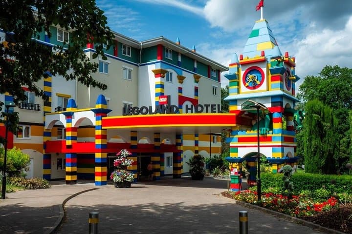 London to LEGOLAND Windsor Private Transfe Return