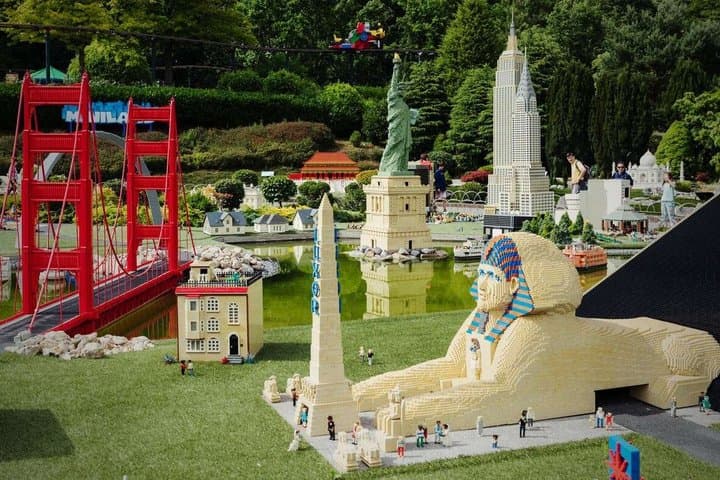 London to LEGOLAND Windsor Private Transfe Return