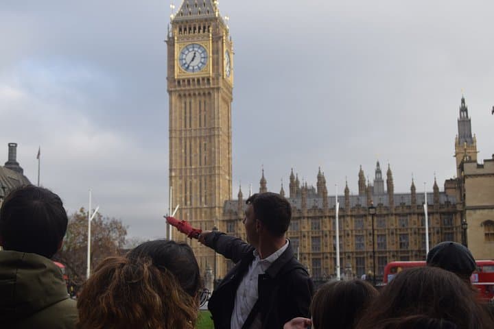 London’s Most Entertaining Tour: Magic, History and Laughter