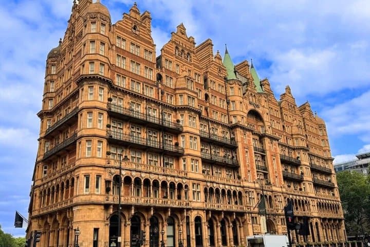 Bloomsbury Uncovered: Literary Giants & Hidden Secrets