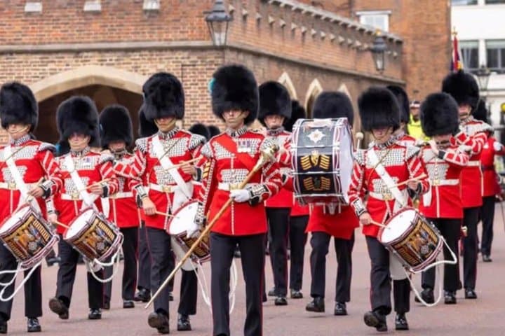 Royal London Changing of the Guard And Palace Tour