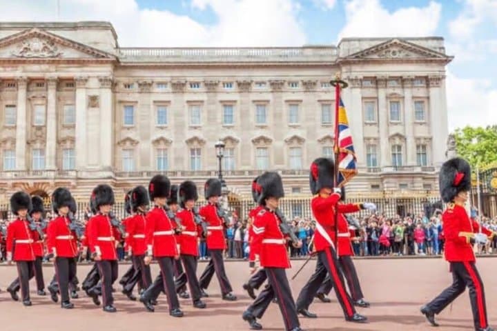 Royal London Changing of the Guard And Palace Tour