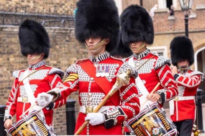 Royal London Changing of the Guard And Palace Tour