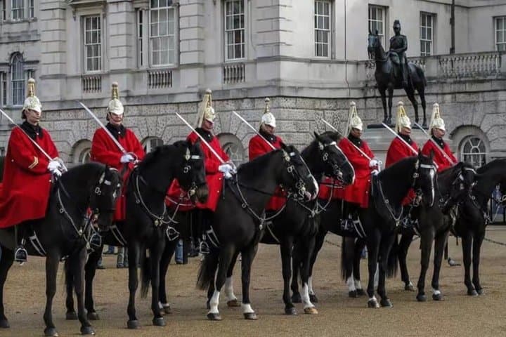 Royal London Changing of the Guard And Palace Tour