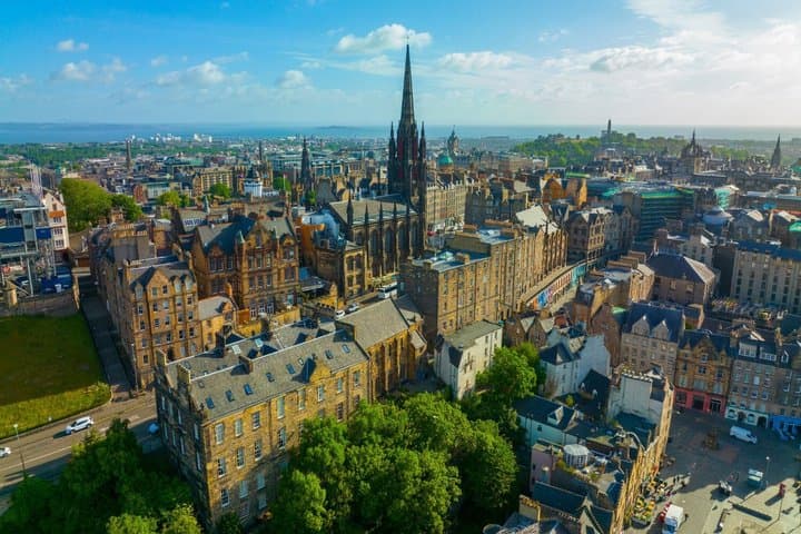Self-Guided Edinburgh’s Old Town Walking Audio Tour