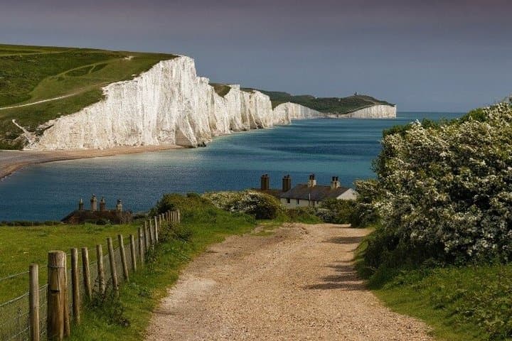 Leeds Castle, Canterbury and White Cliffs of Dover with Guide