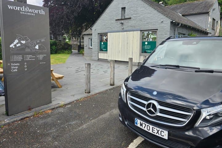 Edinburgh Airport to St Andrews plus return journey private transfer