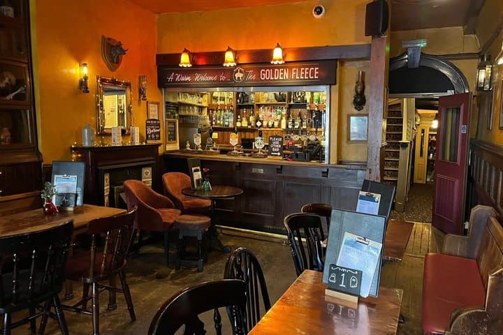 York Private Historical Pub Tour with Free Drinks