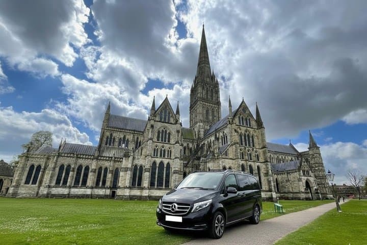 Private Transfer from Southampton Port to London Via Salisbury