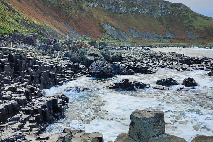 Belfast Giant Causeway and Derry Guided Day Trip